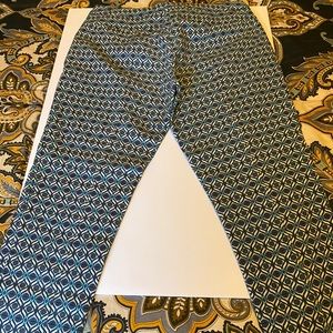 Adrianna Papell Crop pant for ladies.Size 8